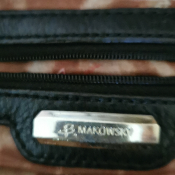 B MAKOWSKY - Picture 3 of 8